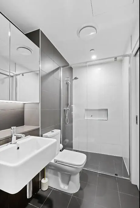 Elegant Urban Hideaway - Private Luxury Residential Apartment, Walk To South Bank & Free Carpark Brisbane 0*,  Australia