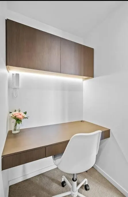 Elegant Urban Hideaway - Private Luxury Residential Apartment, Walk To South Bank & Free Carpark Brisbane Apartment