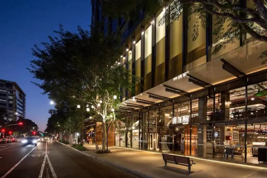 Apartment Elegant Urban Hideaway - Private Luxury Residential Apartment, Walk To South Bank & Free Carpark Brisbane Australia