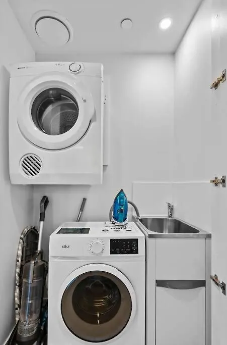 Apartment Elegant Urban Hideaway - Private Luxury Residential Apartment, Walk To South Bank & Free Carpark Brisbane