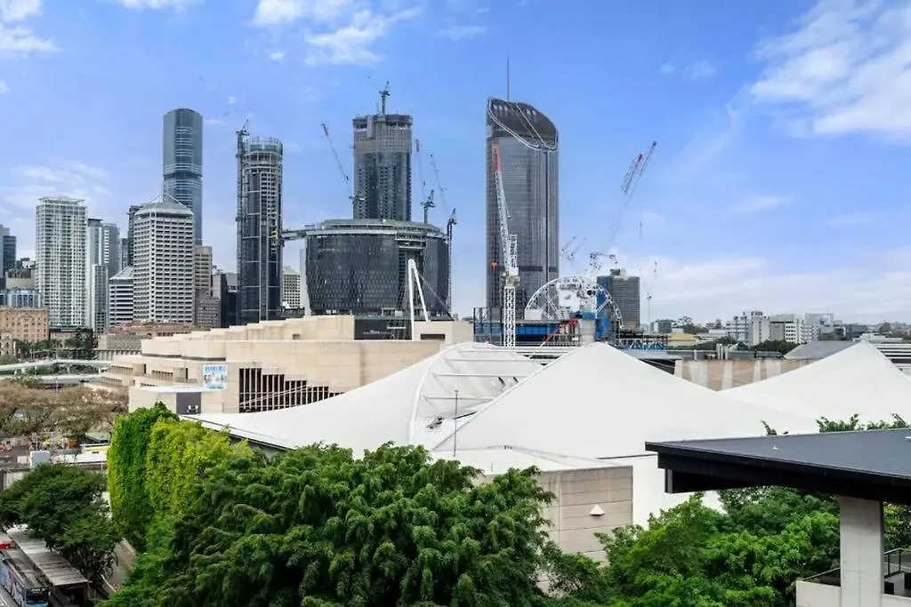 Apartment Elegant Urban Hideaway - Private Luxury Residential Apartment, Walk To South Bank & Free Carpark Brisbane